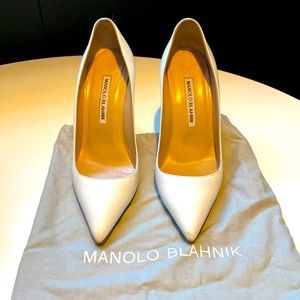 MANOLO BLAHNIK
BB 90mm Satin Stiletto Pumps